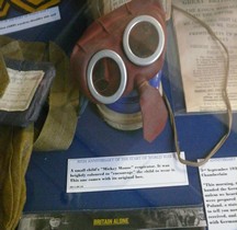 2°GM  1939 Mickey Mouse Respirator  Londres