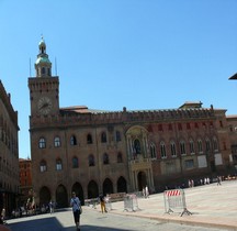 Bologna Palazzo d'Accursio  Exterieur