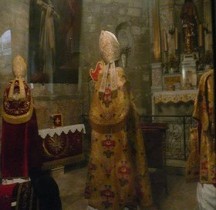 Vêtements Habit Eglise Chape XIXe Dorée et Dalmatique Arles