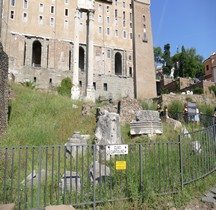 Rome Rione Campitelli Forum Romain Millarium Aureum