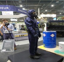 Police  2026 Combinaison de protection NRBC polyvalente POLYCOMB Eurosatory 2026