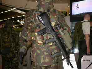 2000  Famas Felin Eurosatory 2006