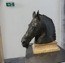 Statuaire Faune Cavallo Quadrige en Bronze d' Herculanum Tete Cheval Bronze Naples MANN