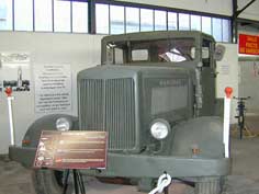 Hanomag ST 100  Saumur