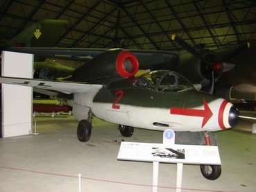 Heinkel He 162 A 2 Salamander Hendon