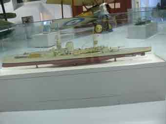 Porte Avions HMS Furious 1918 Maquette  Yeovilton