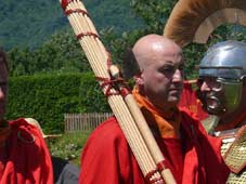 Pouvoir Licteur hors Pomerium St Romain en Gal 201