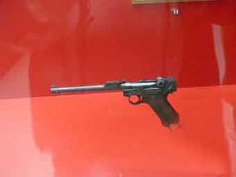 Pistole 08 (Luger Artillerie P08 ) Saumur