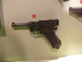Pistolet Mauser P 08 ( Bayeux)