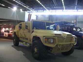 Navistar  MXT APC Saratoga Eurosatory 2012