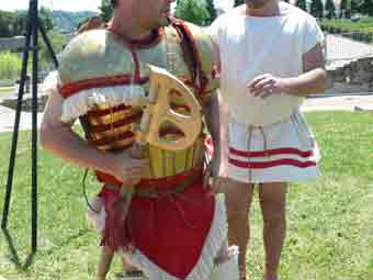 1 Peuples de la Mer Officier St Romain Gall 2012