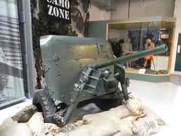 Canon Anti Char 2 pounder Londres