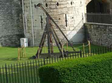 Militaria Poliorcétique Trebuchet à Traction 1319 Londres