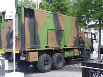 RVI TRM 10000 Shelter ACMH guerre électronique  Eurosatory